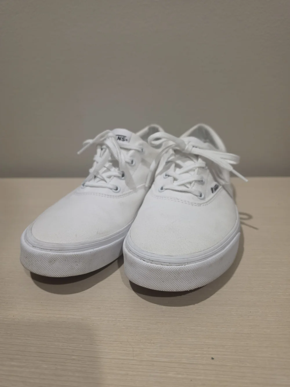 Vans Era Canvas Low Top Sneakers All White Women’s Size 11 / Men’s 9.5